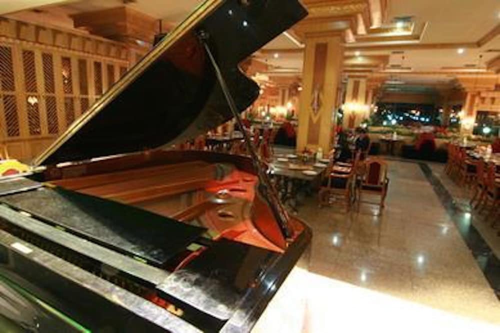 Нонтхабури: 13 Coins Ngamwongwan Hotel