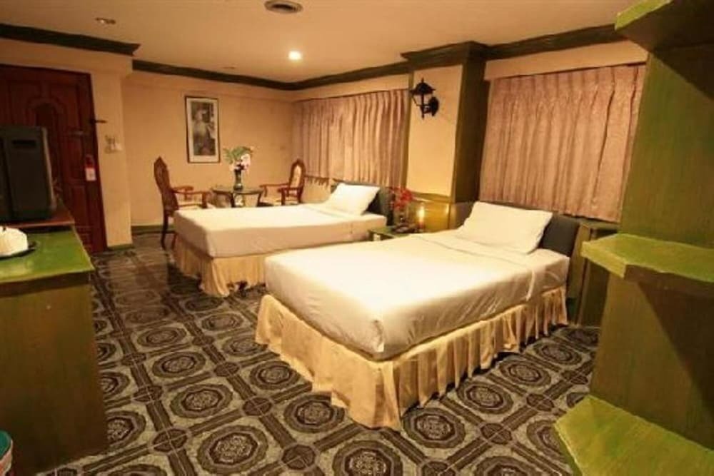Нонтхабури: 13 Coins Ngamwongwan Hotel