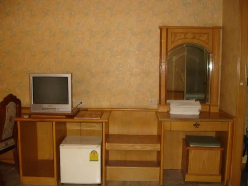 Нонтхабури: 13 Coins Ngamwongwan Hotel