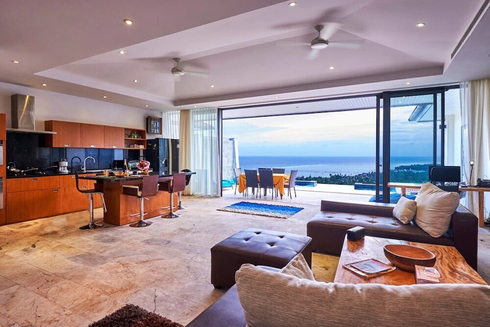 Самуи: 5 Bedroom Seaview Villa Lamai