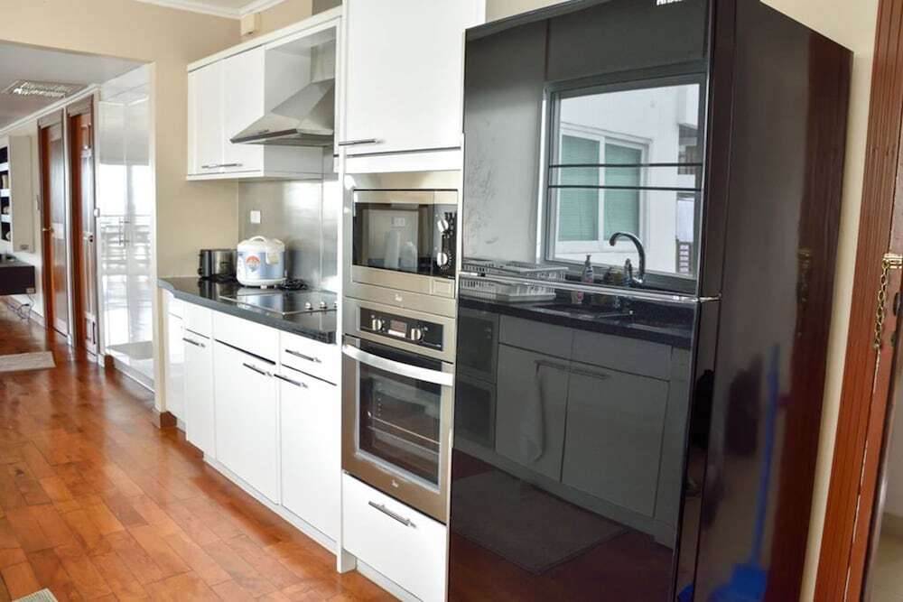 Чаам: The Beach Palace 2BR Luxury Beachfront
