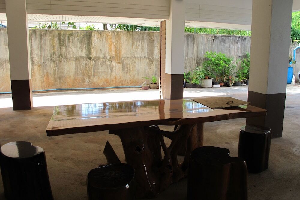 Сураттхани: Pattara Apartment Suratthani