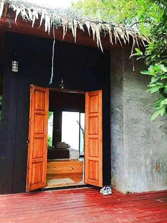 Патталунг: Lake House