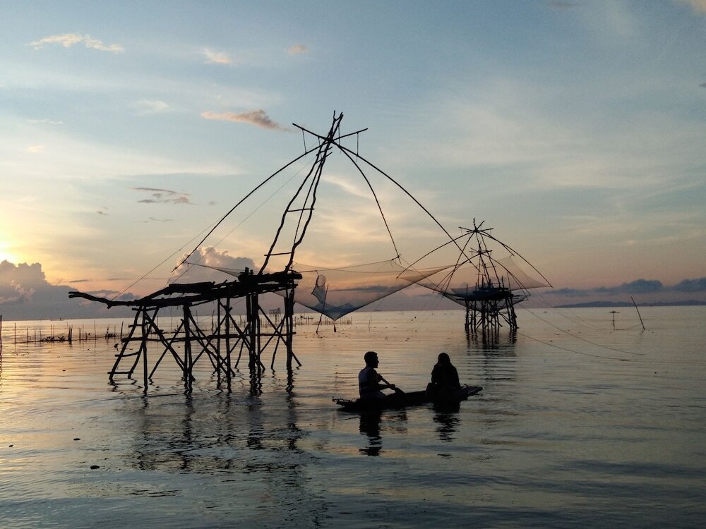 Патталунг: Lake House