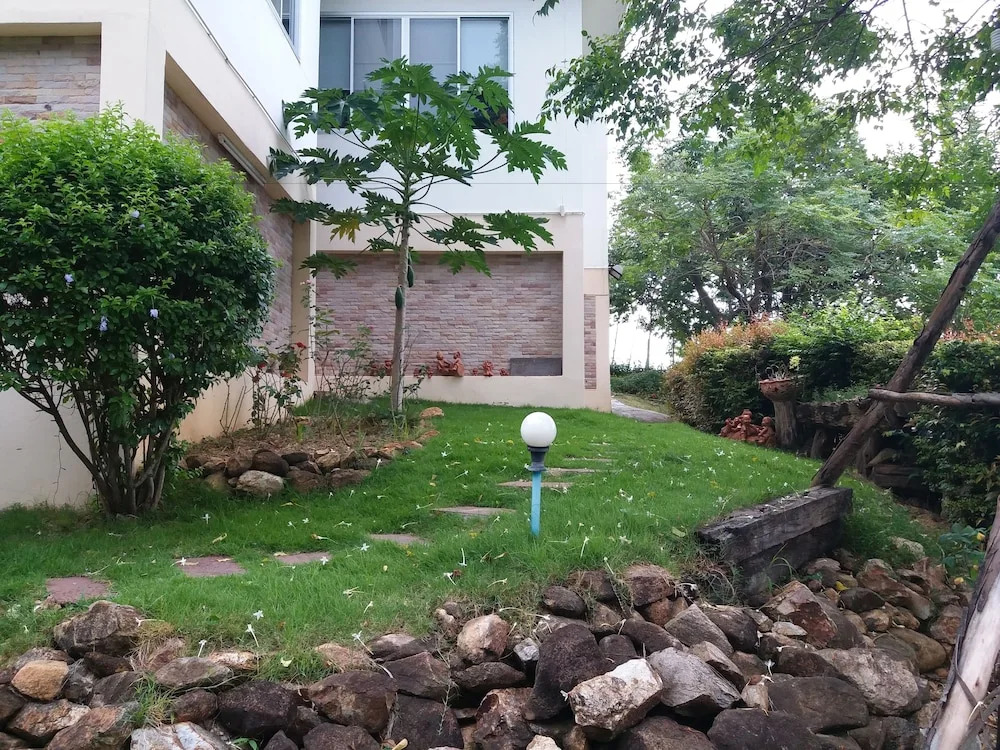 Пак-Чонг: Eden Hill Resort