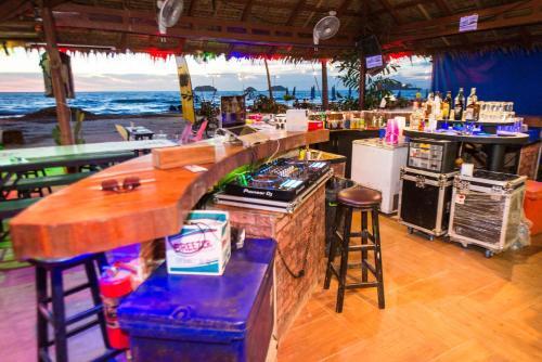 Ко Чанг: Cancun Beach Hostel - Adults Only