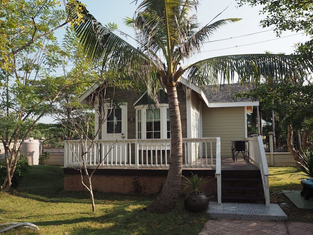 Чаам: The Panorama Hill Resort Cha- am