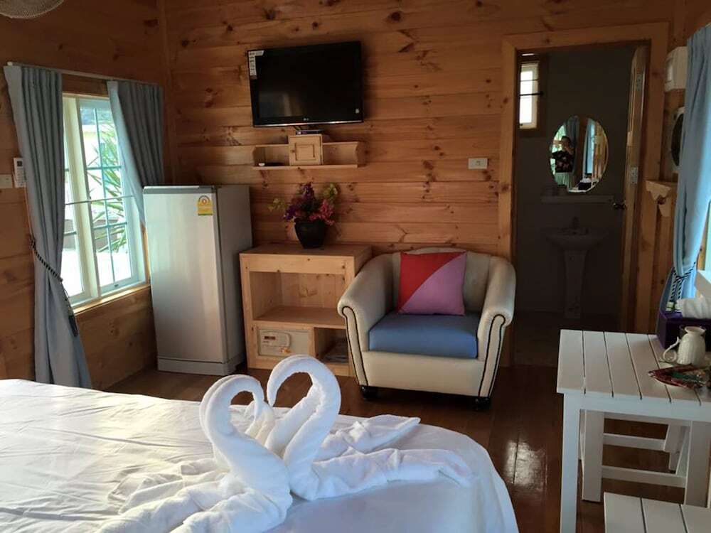 Чаам: The Panorama Hill Resort Cha- am