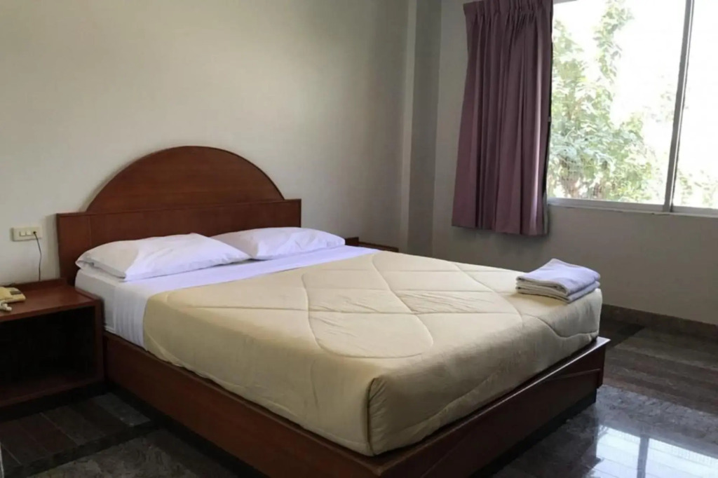 Лопбури: Lopburi Residence 2 Hotel And Resort
