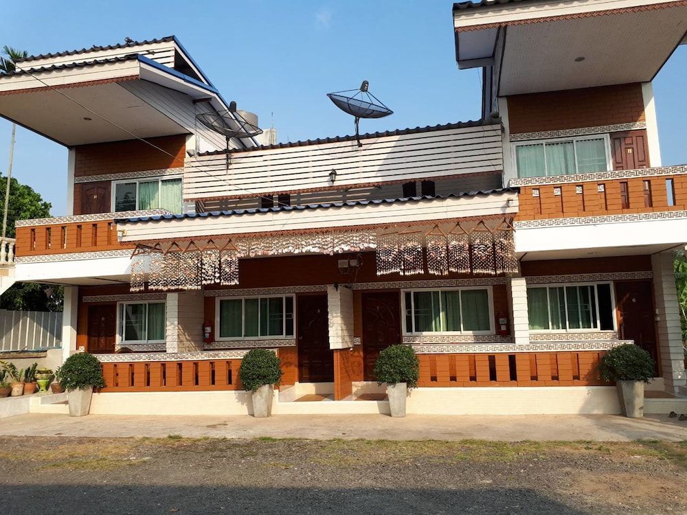 Нанг-Ронг: Chainam Resort