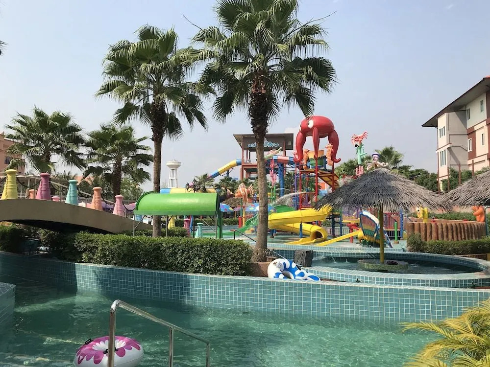 Удонтхани: Usotel Waterland Hotel