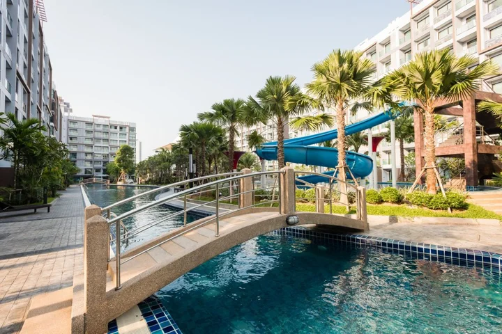 Паттайя: Dusit Grand Park by GrandisVillas