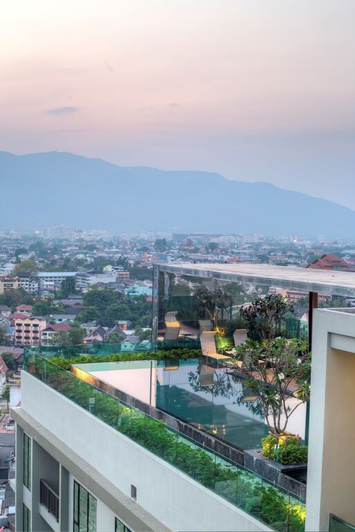 Чиангмай: HIC at Night Bazaar 607
