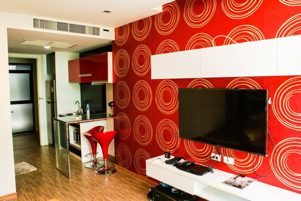 Паттайя: Sixty Six Pattaya Beach Road Apartment