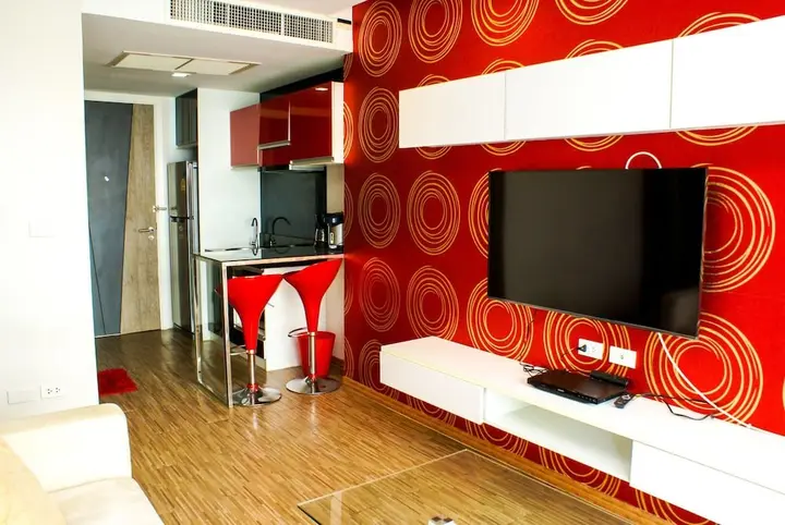 Паттайя: Sixty Six Pattaya Beach Road Apartment