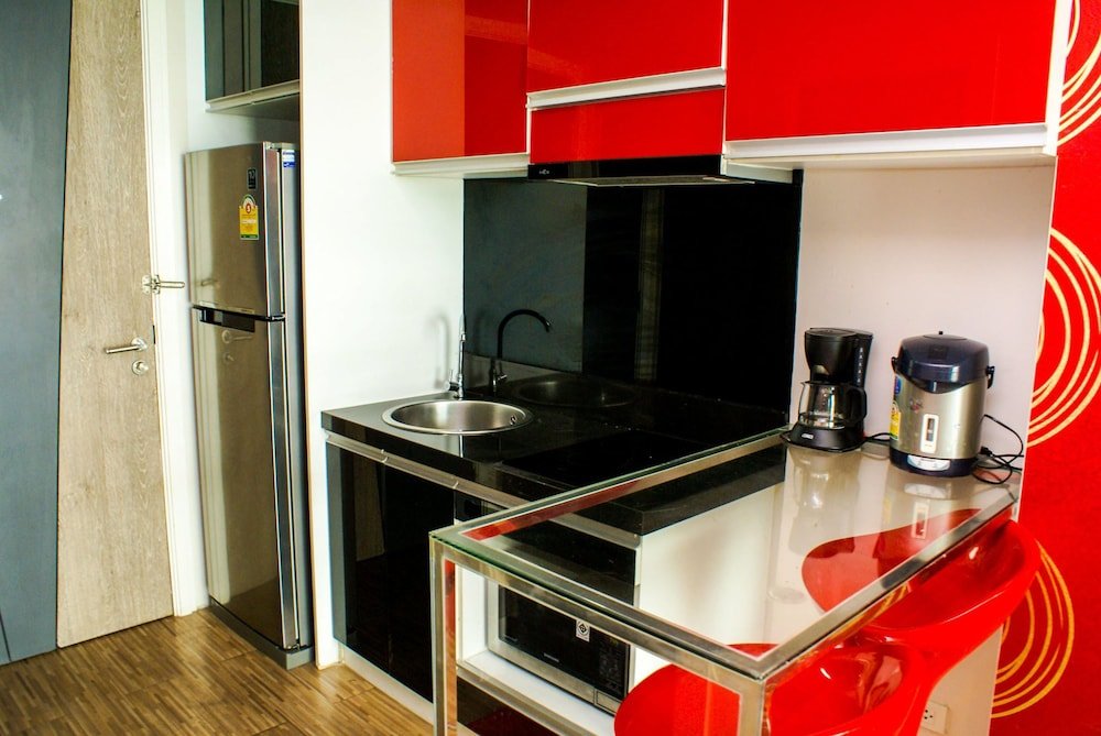 Паттайя: Sixty Six Pattaya Beach Road Apartment