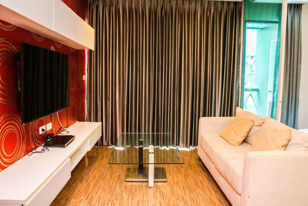 Паттайя: Sixty Six Pattaya Beach Road Apartment