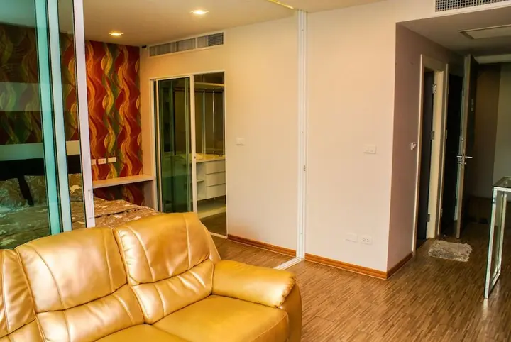 Паттайя: Sixty Six Pattaya Beach Road Apartment