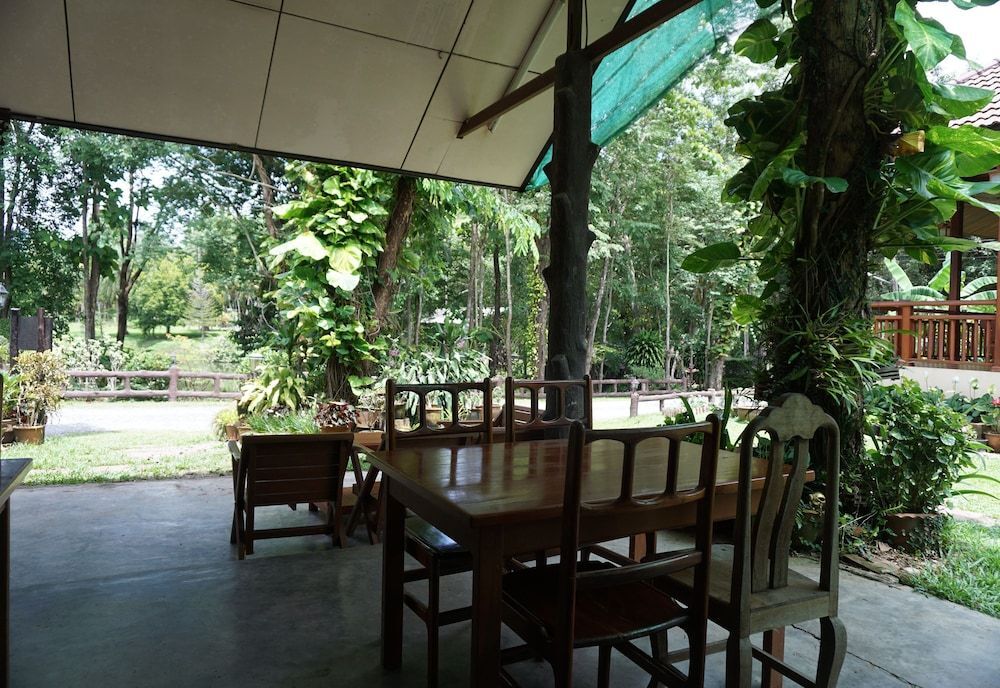 Пуа: Rai Juthamas Resort