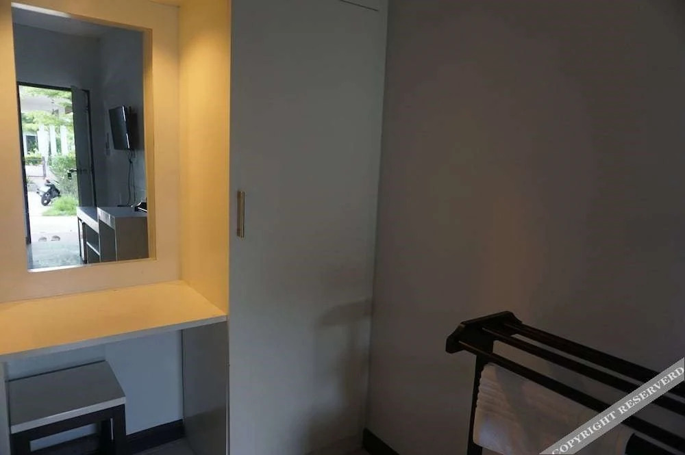 Рои Эт: Baan Nongnooch Hotel