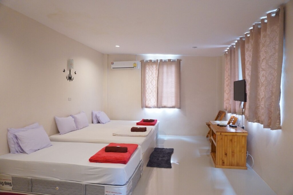 Капоэ: Norn Ranong Hostel