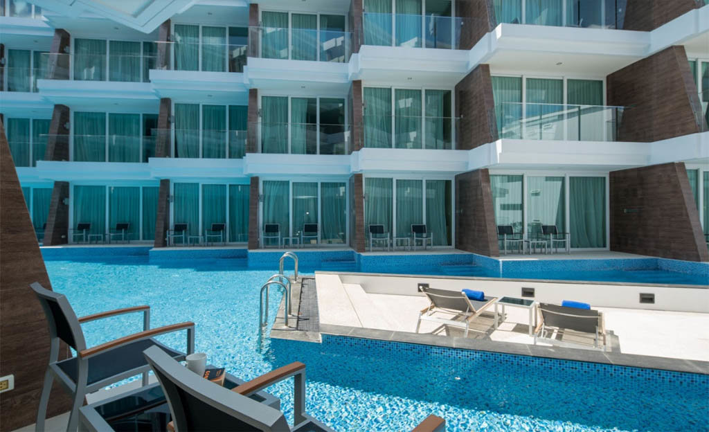 Равай: The Beachfront Hotel Phuket