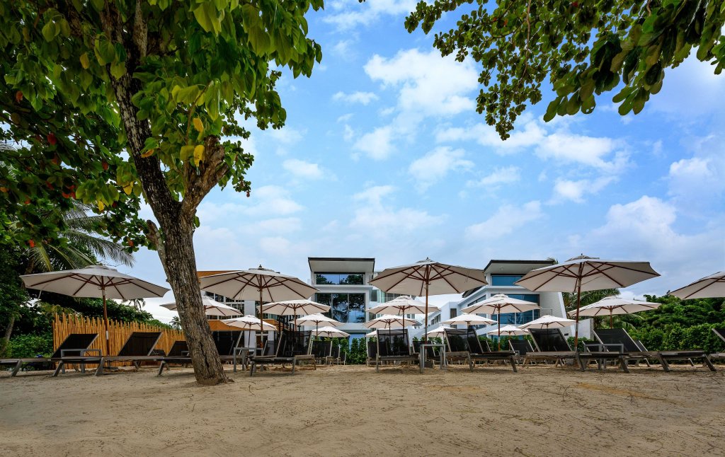 Равай: The Beachfront Hotel Phuket