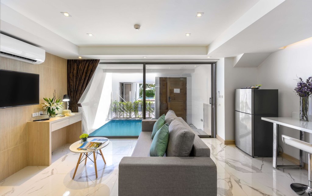 Равай: The Beachfront Hotel Phuket