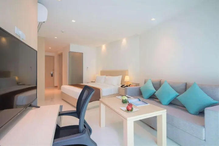 Равай: The Beachfront Hotel Phuket