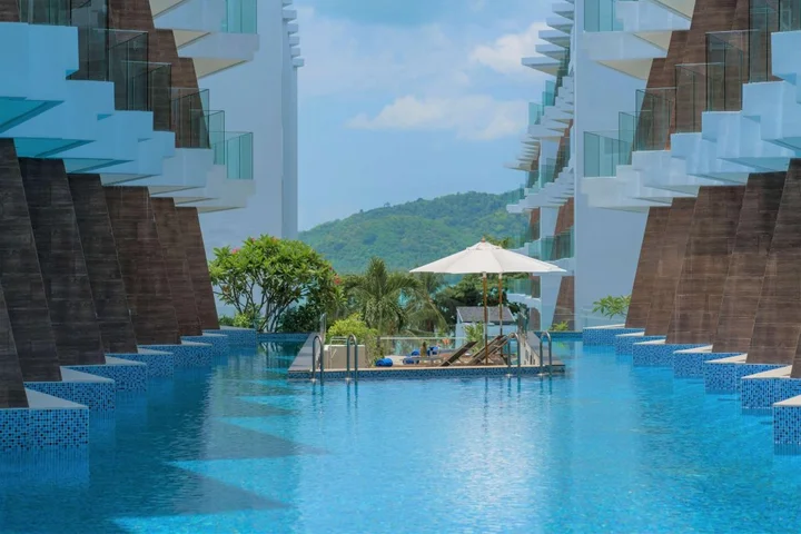Равай: The Beachfront Hotel Phuket
