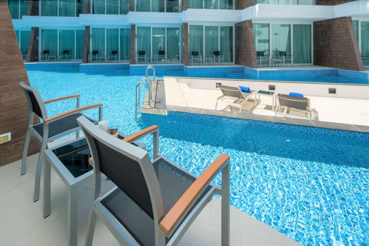 Равай: The Beachfront Hotel Phuket