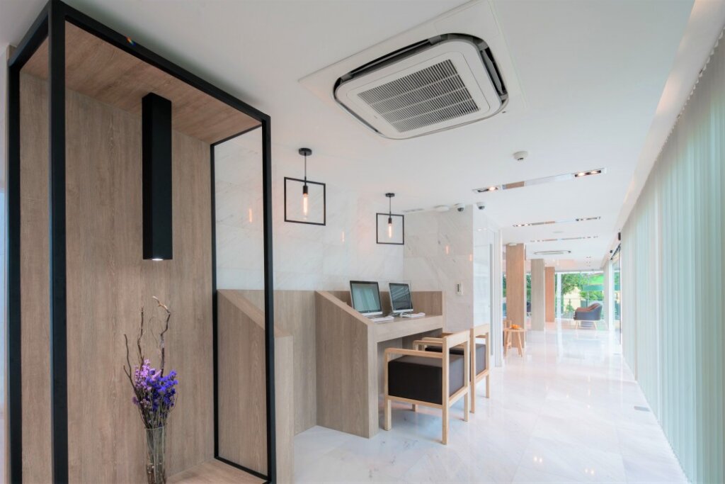 Равай: The Beachfront Hotel Phuket