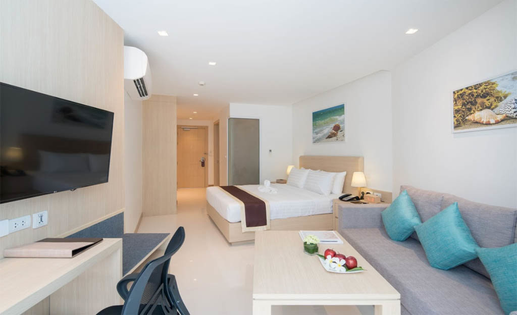 Равай: The Beachfront Hotel Phuket