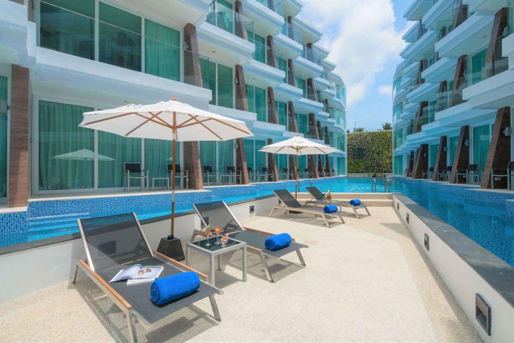 Равай: The Beachfront Hotel Phuket