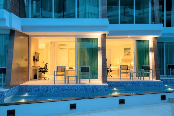 Равай: The Beachfront Hotel Phuket