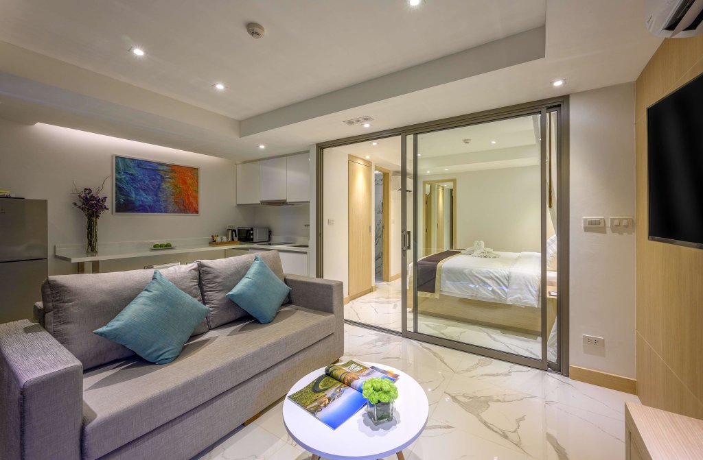 Равай: The Beachfront Hotel Phuket