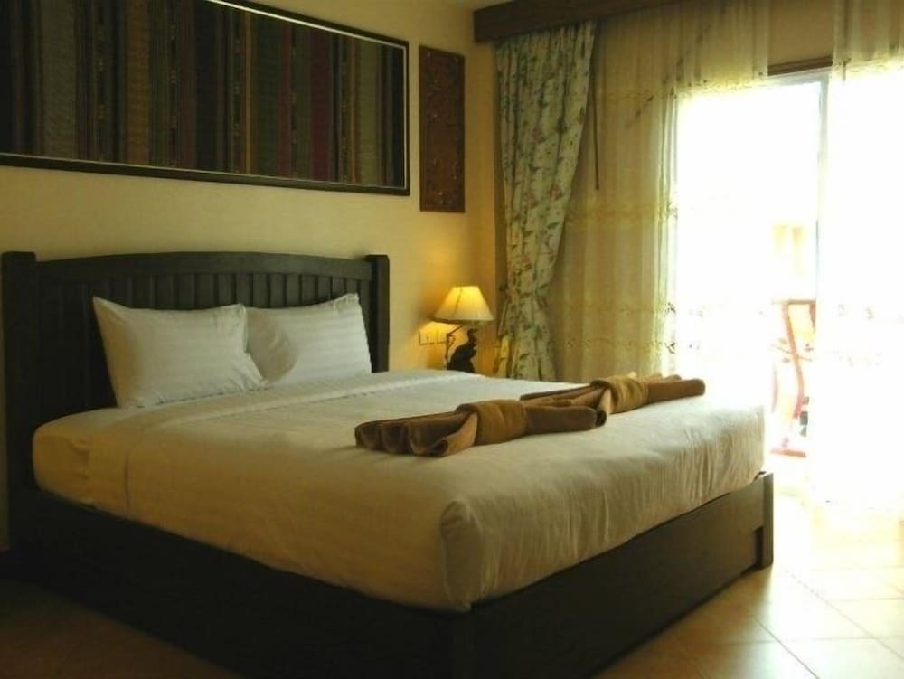 Паттайя: Red Balcony Hotel