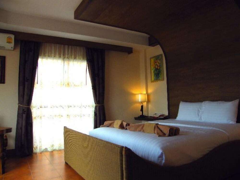 Паттайя: Red Balcony Hotel