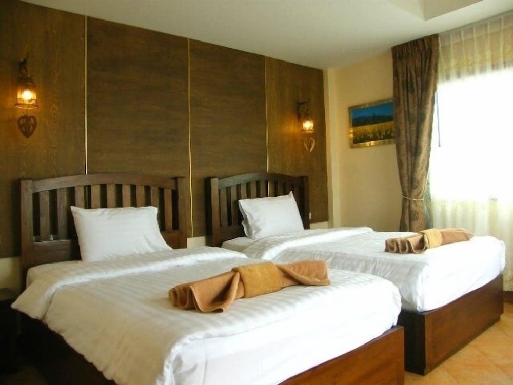Паттайя: Red Balcony Hotel