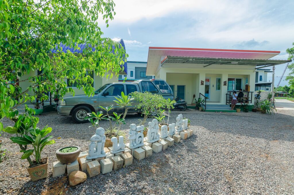Чумпхон: Ariya Garden Home