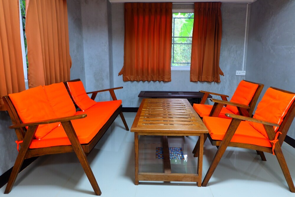 Дой-Сакет: Flow Yoga CNX House