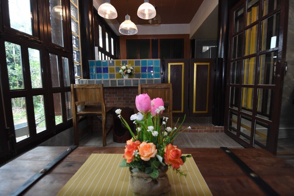 Дой-Сакет: Flow Yoga CNX House