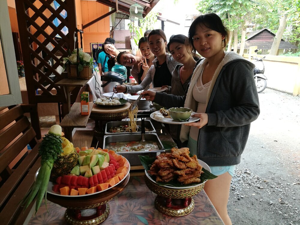 Дой-Сакет: Flow Yoga CNX House