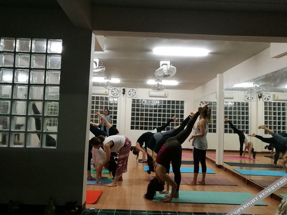 Дой-Сакет: Flow Yoga CNX House
