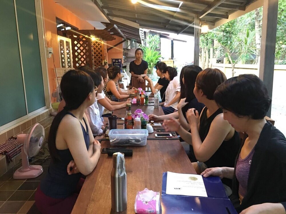 Дой-Сакет: Flow Yoga CNX House