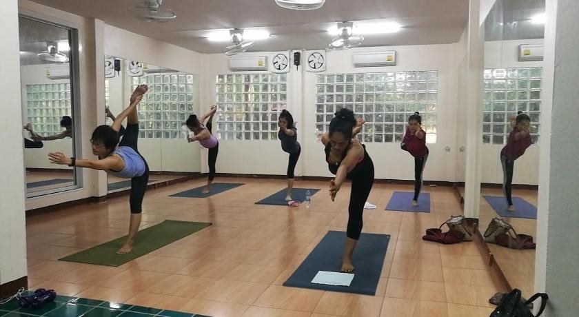 Дой-Сакет: Flow Yoga CNX House