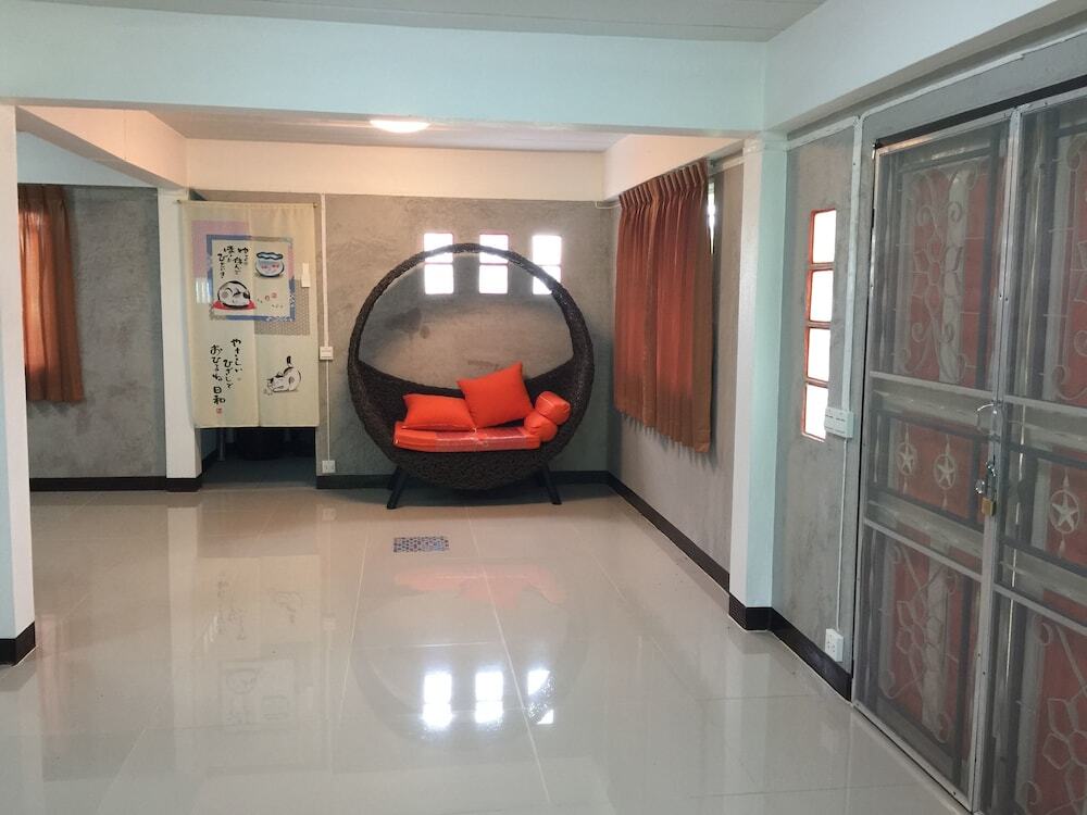 Дой-Сакет: Flow Yoga CNX House