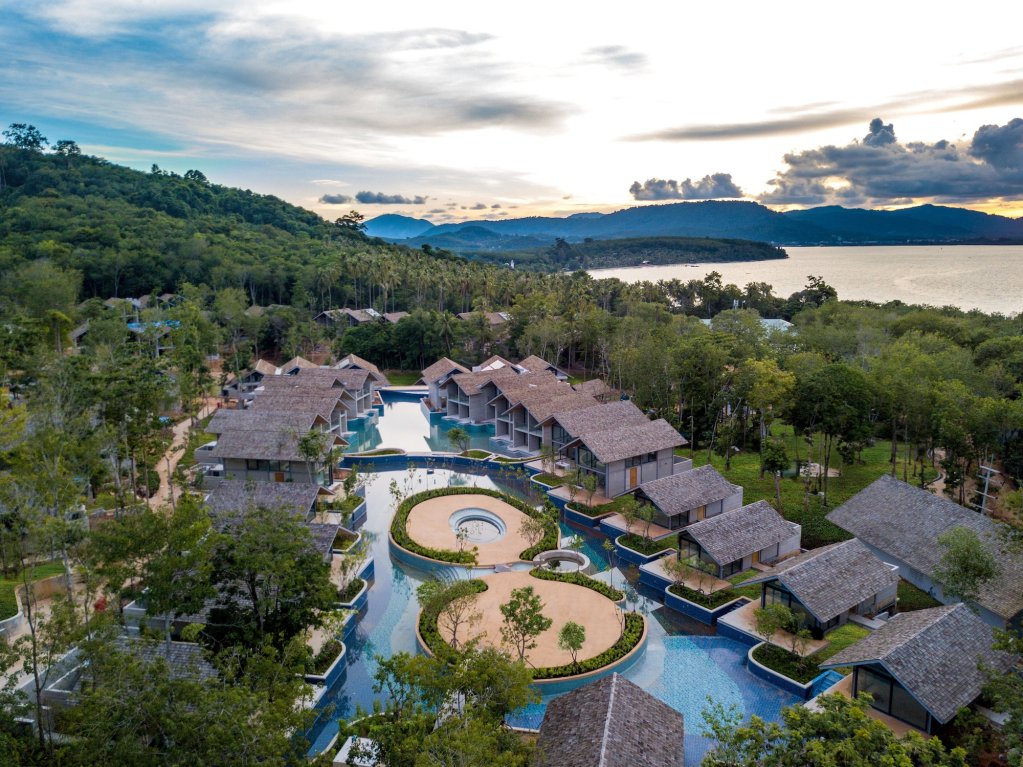 Муанг: Island Escape Burasari