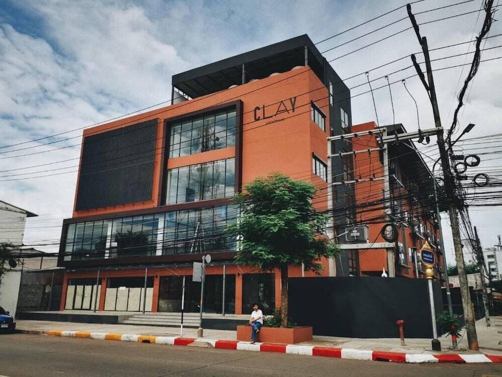Удонтхани: Clay Udonthani