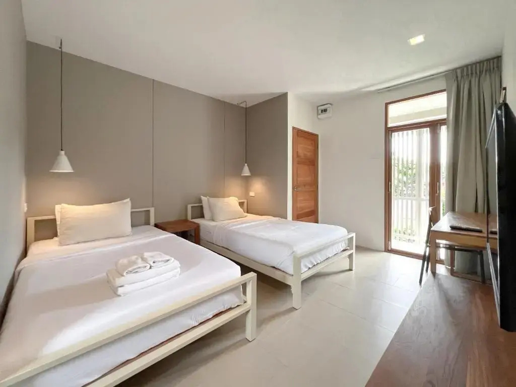 Бангкок: SUNKISS pool.bed.cafe